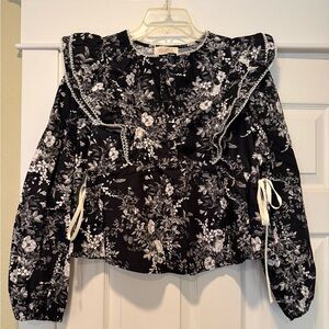 Listicle Black and White Floral Ruffle Blouse